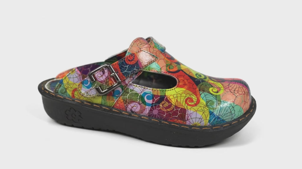 Nursing clogs