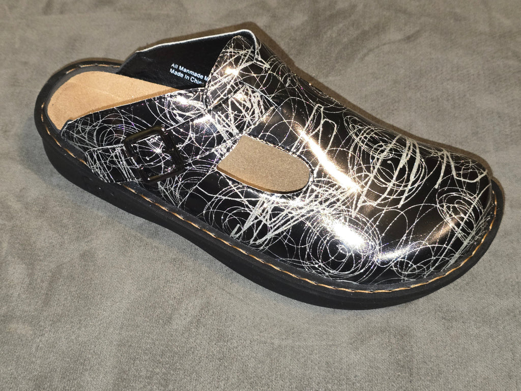 Nursing clogs